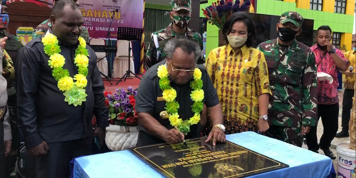 bupati-omaleng-resmikan-kantor-baru-dinas-koperasi-dan-umkm
